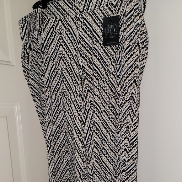 Lane Bryant Top/Pant Outfit-Simple Chic Collection - Picture 5 of 6